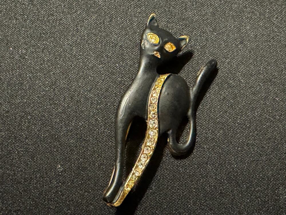 Vintage Black Enamel Gold Tone Rhinestone Cat Brooch